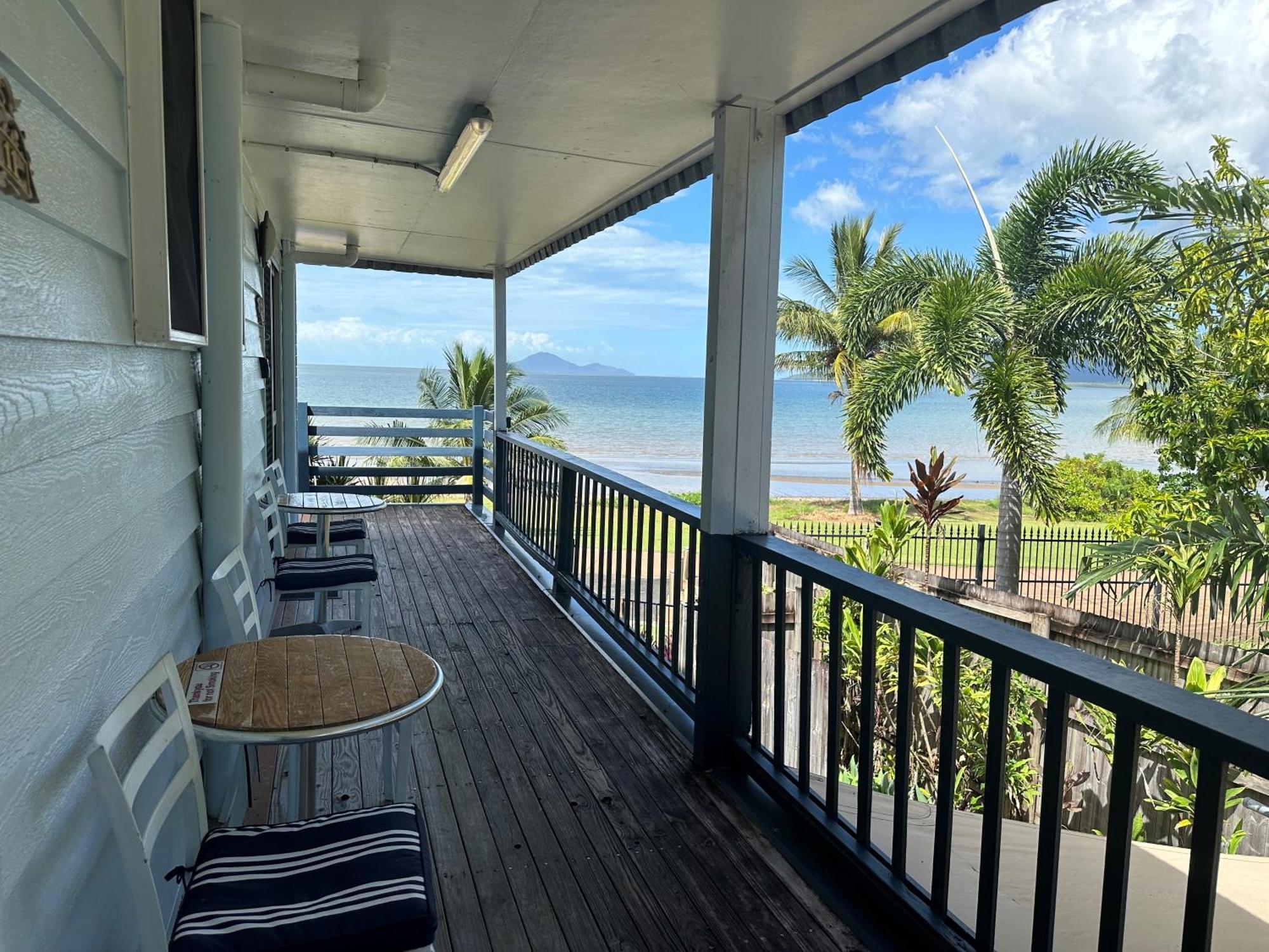 Cardwell Beachfront Motel Eksteriør bilde